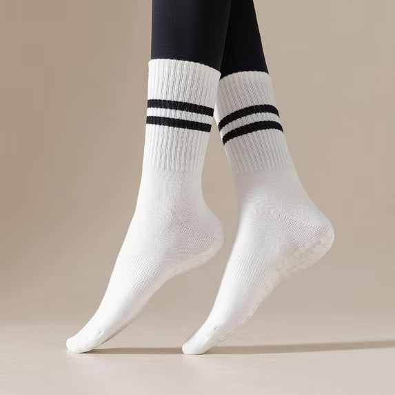 YOMYM 4 Pairs Non Slip Pilates Socks with Grippers for Women, Crew Yoga Barre Socks, Hospital Socks with Grips, Sticky Socks for Barefoot Workout, Sizes 6-9